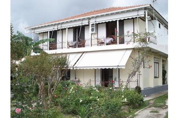 Grecia Privát Nidri, Exteriorul